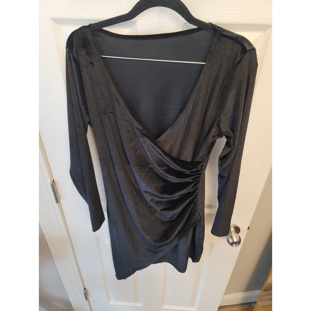 4550 Trendy Velvet Black Party, Prom Dress View 3